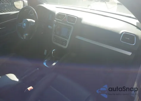 2012 Volkswagen Eos Komfort z USA, uszkodzony, nr VIN WVWBW7AH5CV013113